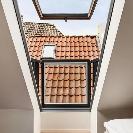 Appartement Top-floor W/ Private Patio And Work Space