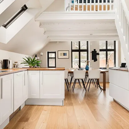 Apartment Top-floor W/ Private Patio And Work Space Bergen